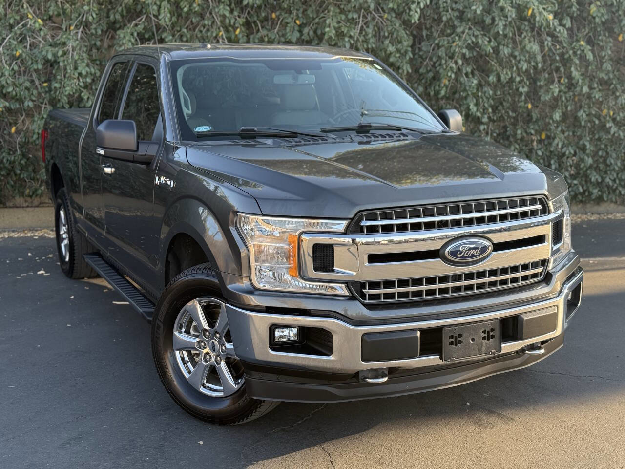 Used 2018 Ford F150 XLT w/ Equipment Group 302A Luxury image 2