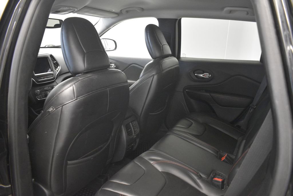 Used 2019 Jeep Cherokee Trailhawk w/ Cold Weather Group image 23