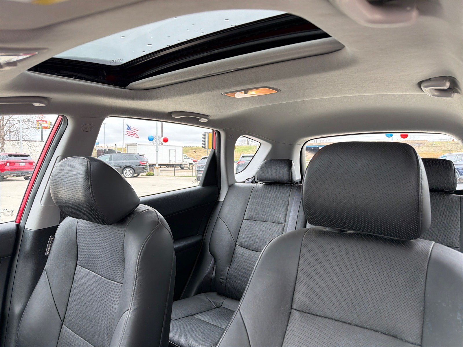 Used 2011 Hyundai Elantra FWD image 19