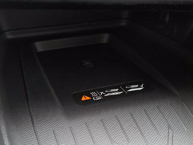 New 2026 Chevrolet Equinox EV LT w/ LPO, Blackout Package FWD image 7