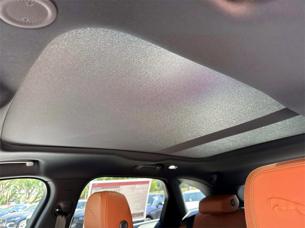 Used 2026 Jaguar F-PACE R-Dynamic S image 17