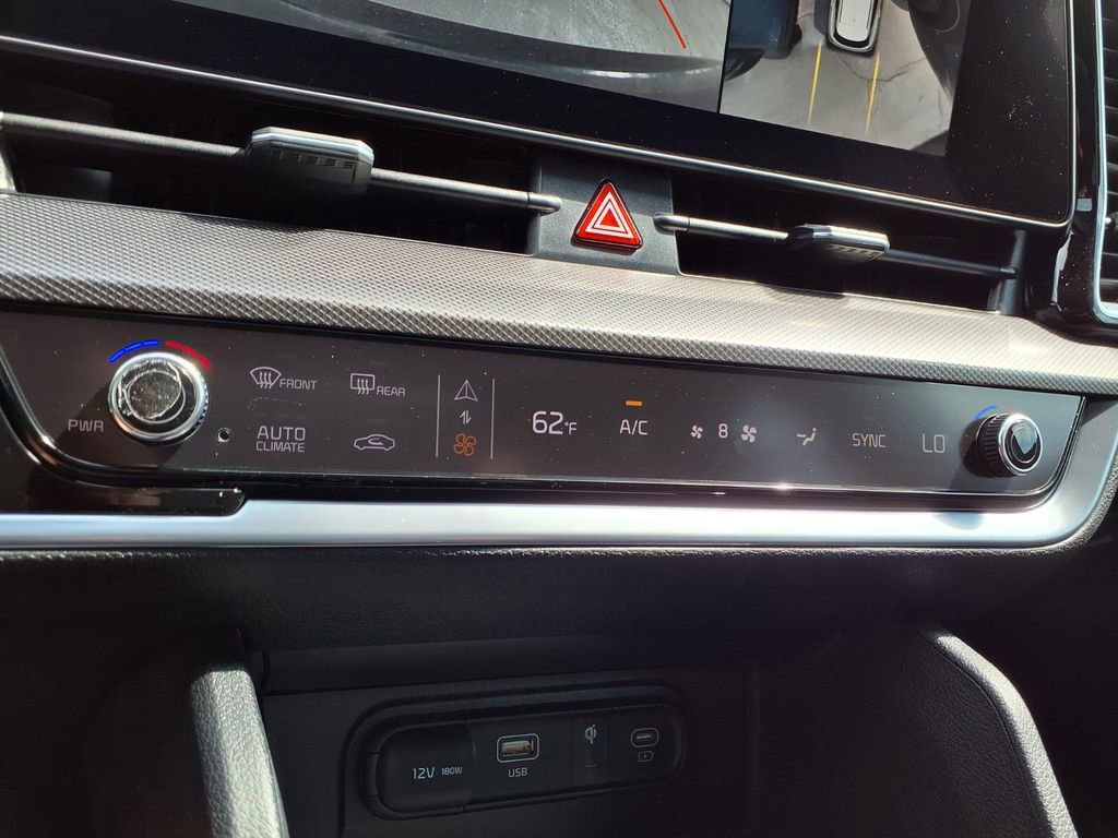 Used 2025 Kia Sportage SX image 9