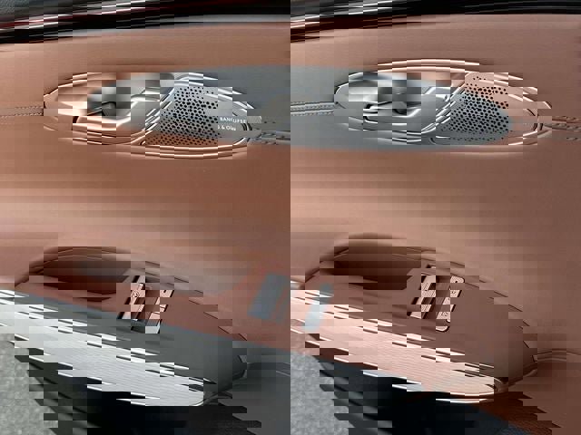 Used 2026 Genesis GV70 2.5T Advanced image 25