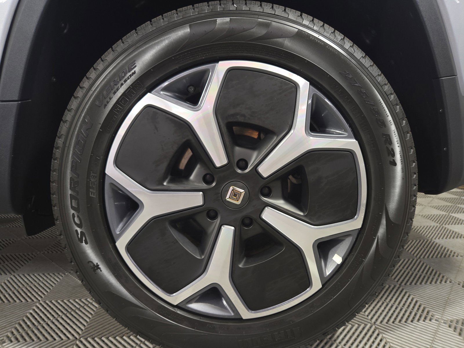 Used 2023 Rivian R1T Adventure image 10