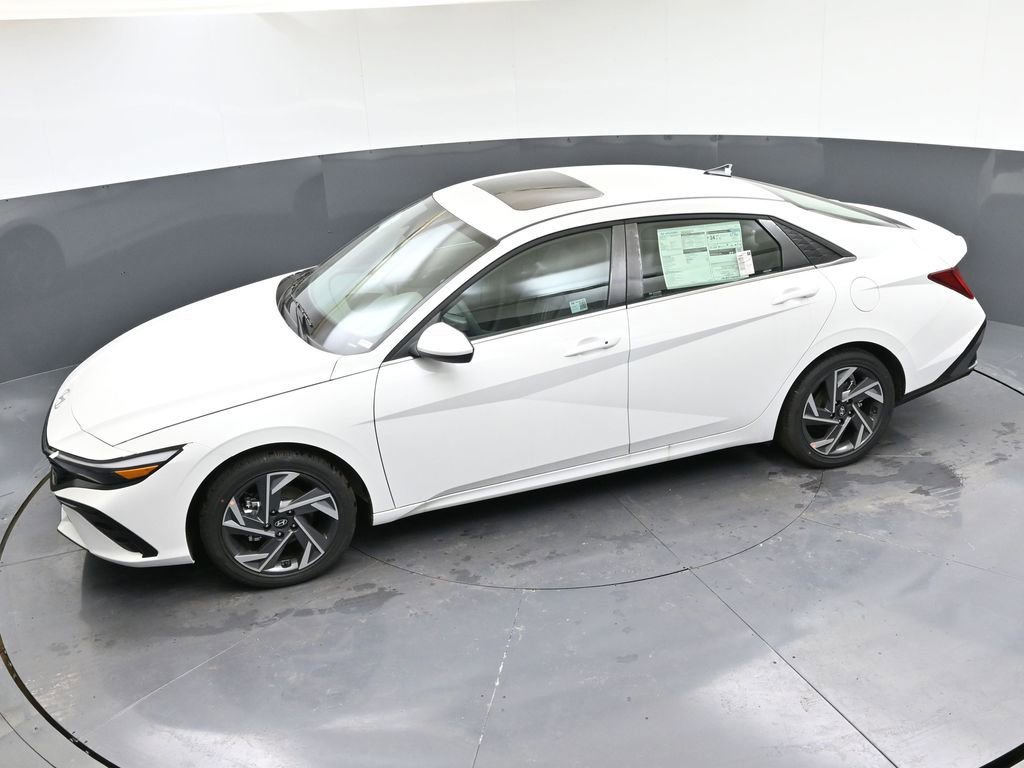 Certified 2025 Hyundai Elantra SEL image 36