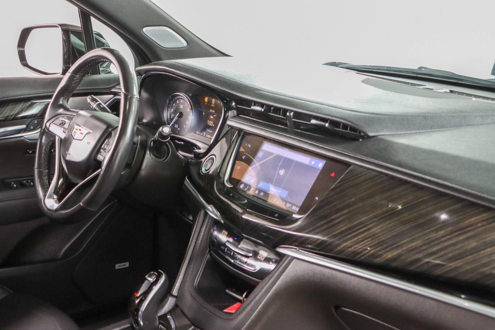 Used 2023 Cadillac XT6 Premium Luxury w/ Technology Package FWD image 29