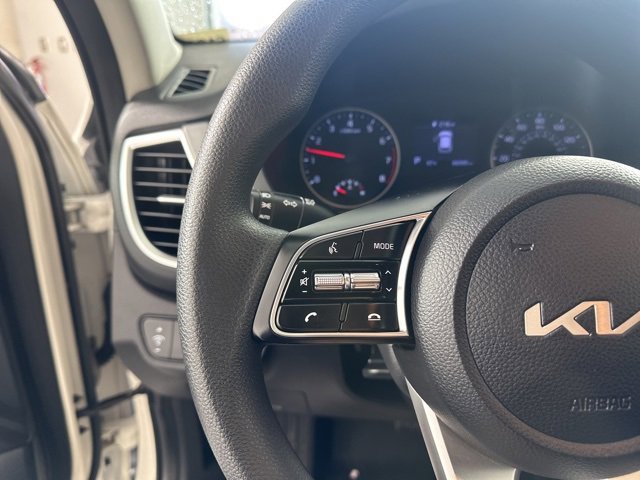Used 2023 Kia Seltos LX image 26