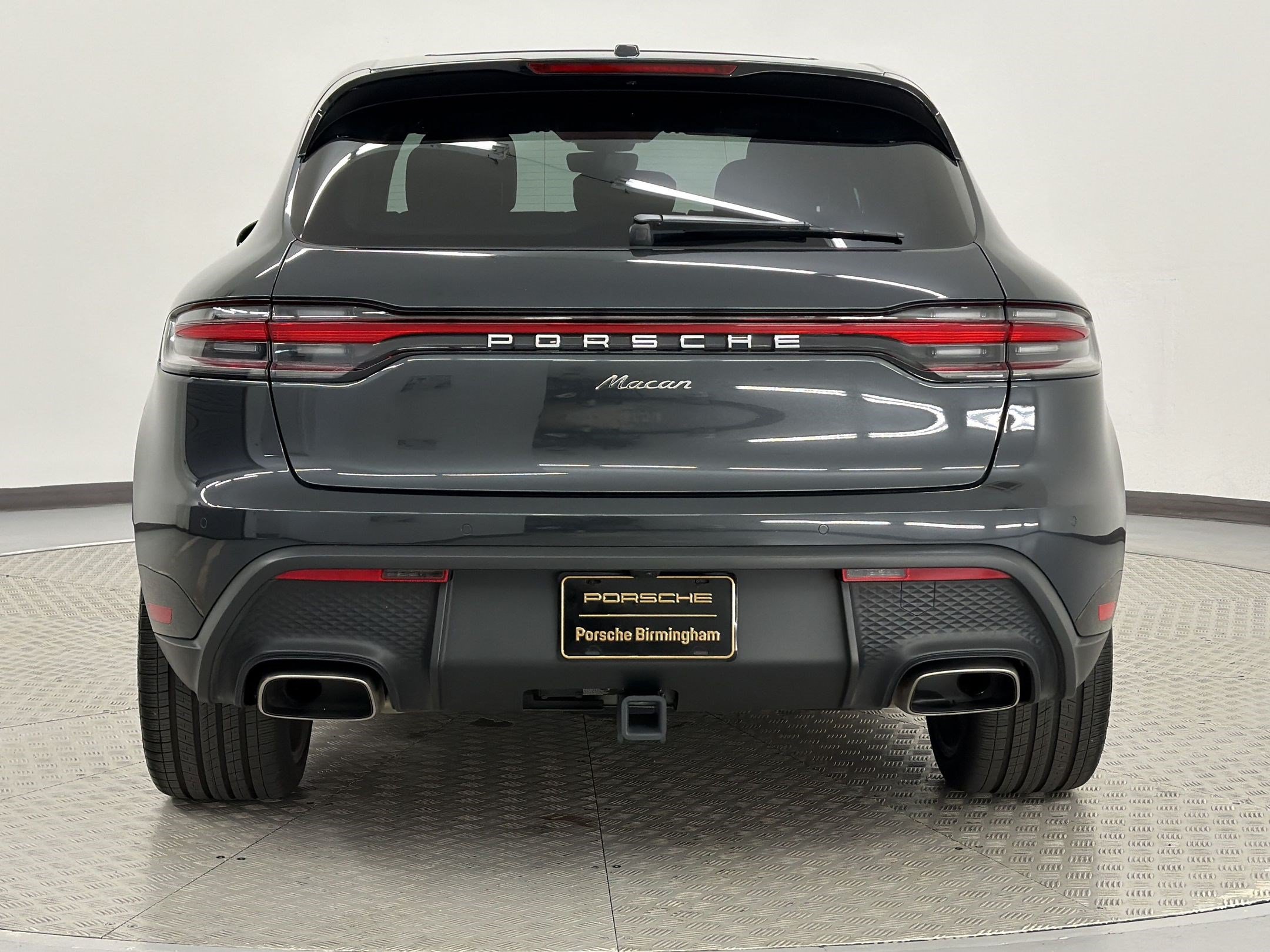 Used 2026 Porsche Macan AWD/4WD image 10