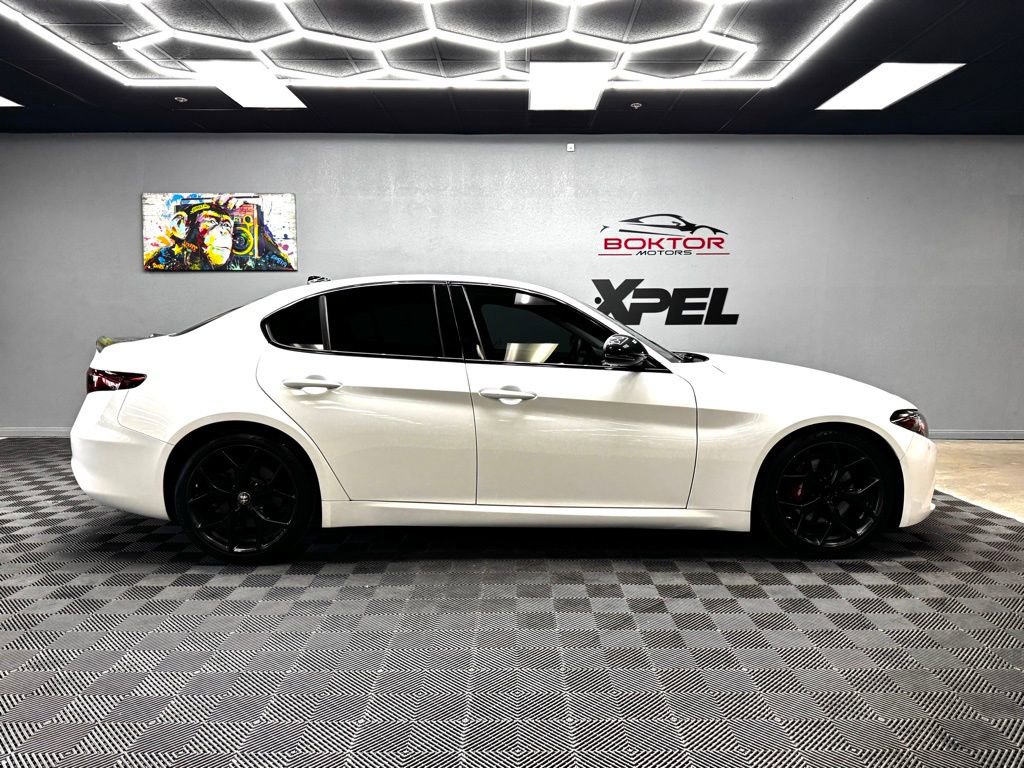 Used 2019 Alfa Romeo Giulia Ti w/ Nero Edizione image 17