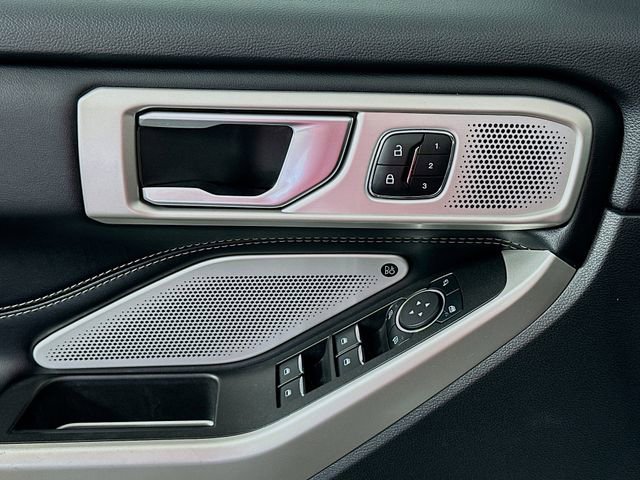 Used 2023 Ford Explorer Limited w/ Limited Technology Package image 18