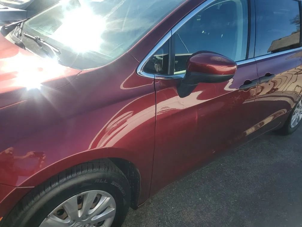 Used 2020 Chrysler Voyager L image 8