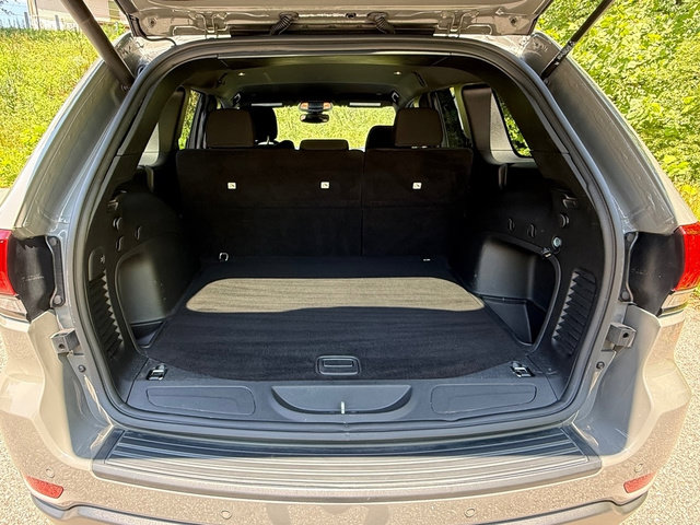 Used 2021 Jeep Grand Cherokee Freedom Edition AWD/4WD image 16