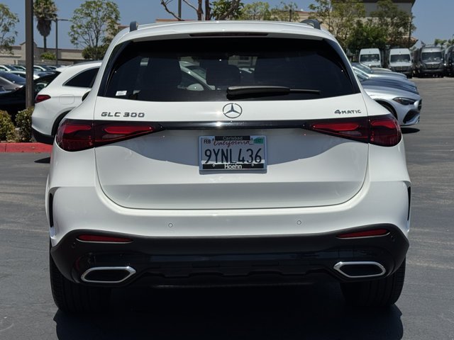 Used 2025 Mercedes-Benz GLC 300 4MATIC image 12
