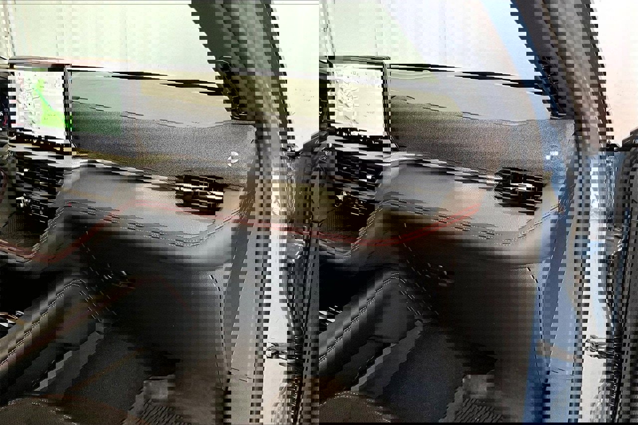 Certified 2025 Ford Explorer ST image 16