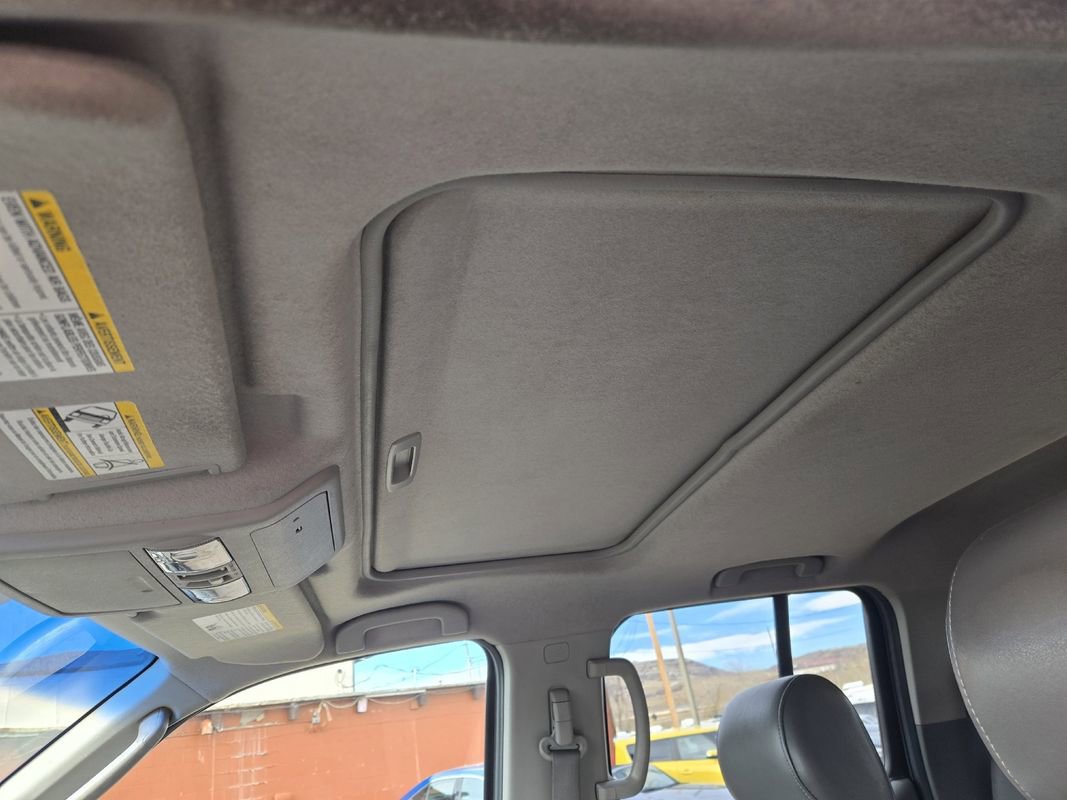 Used 2008 Nissan Frontier LE w/ Leather Pkg image 18