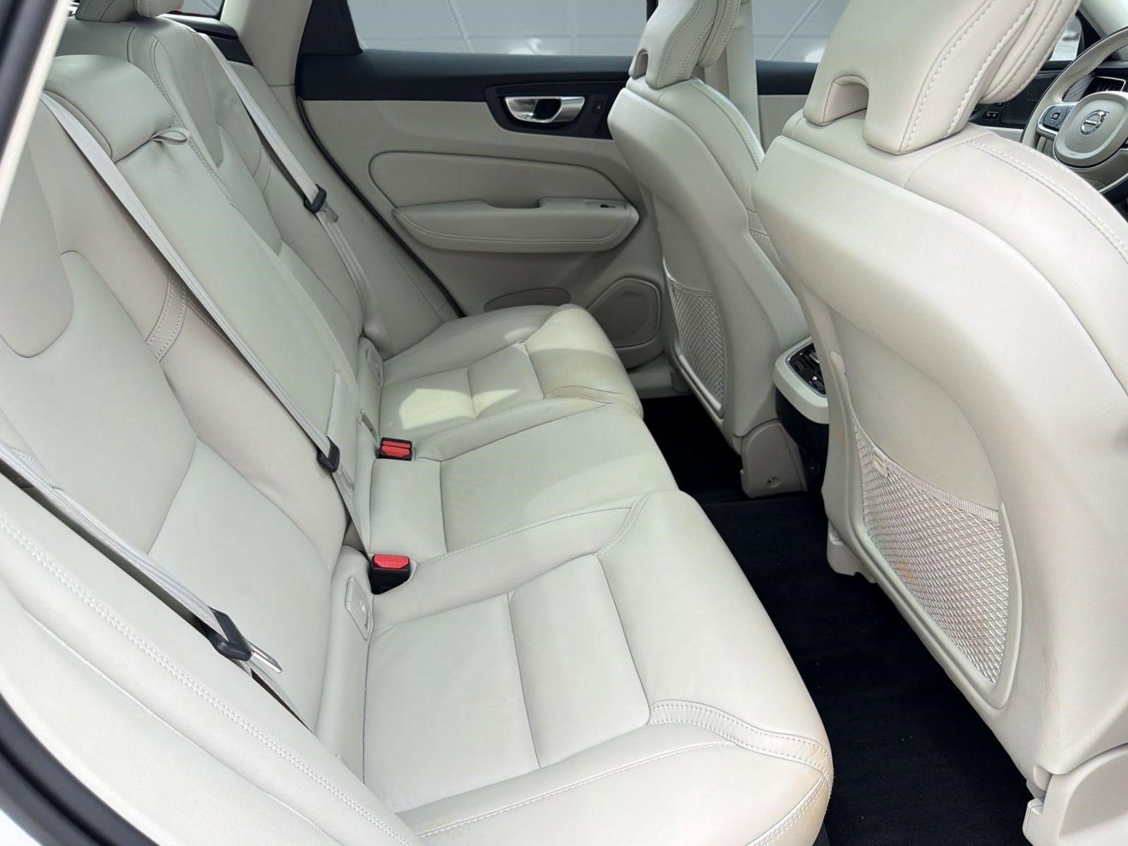 Used 2024 Volvo XC60 B5 Ultimate w/ Protection Package Premier AWD/4WD image 29