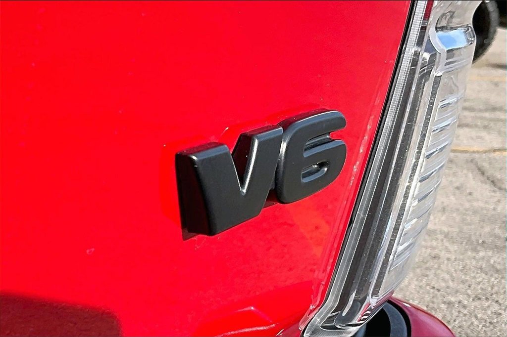 Used 2022 Toyota Tacoma TRD Sport image 8