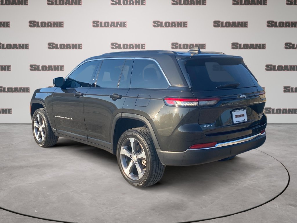 Used 2024 Jeep Grand Cherokee Limited AWD/4WD image 3