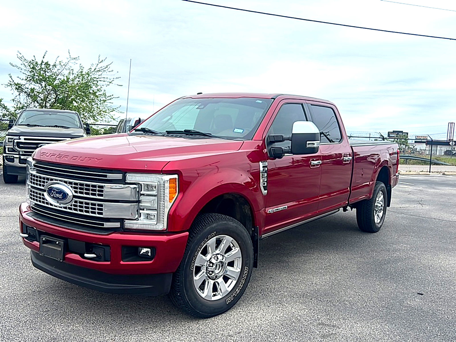 Used 2018 Ford F350 Platinum w/ Platinum Ultimate Package image 2