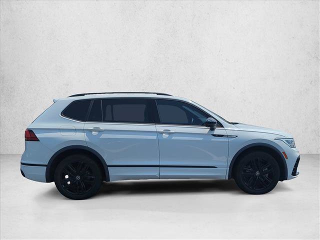 Used 2022 Volkswagen Tiguan SE R-Line FWD image 4