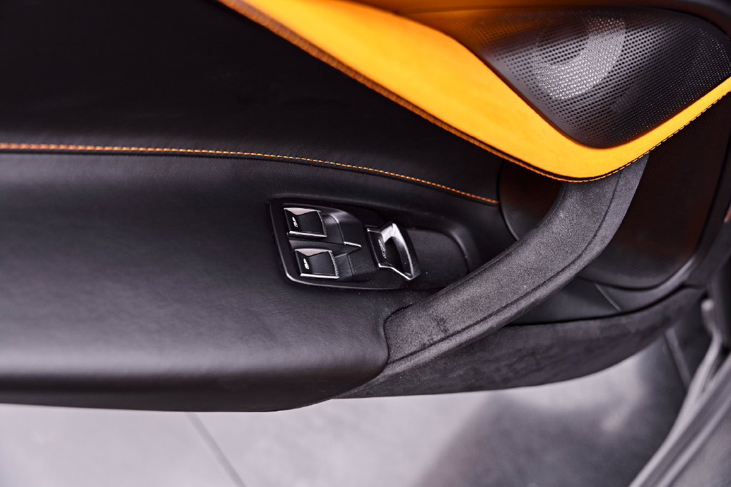 Used 2025 McLaren 750S Spider RWD image 51
