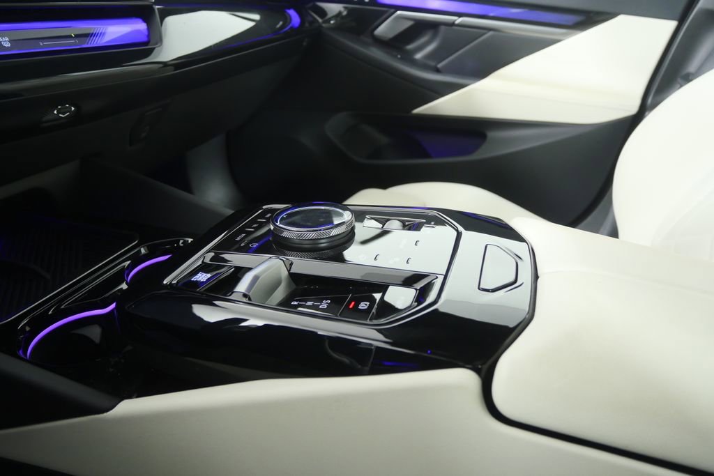 Certified 2024 BMW 540i xDrive w/ Premium Package image 21