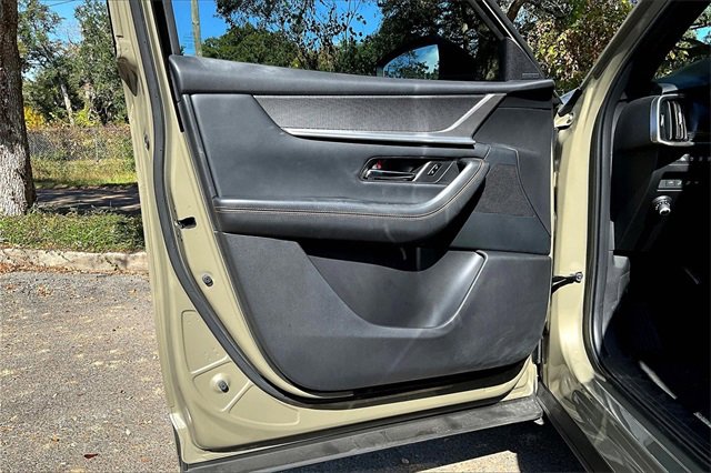 Certified 2025 MAZDA CX-70 3.3 Turbo S w/ Premium Package image 17