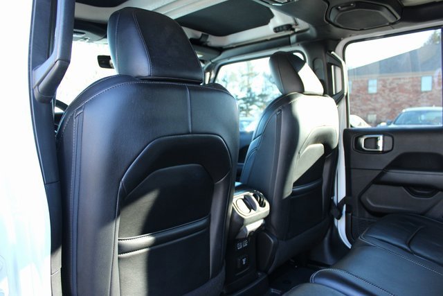 Used 2018 Jeep Wrangler Unlimited Sahara image 33