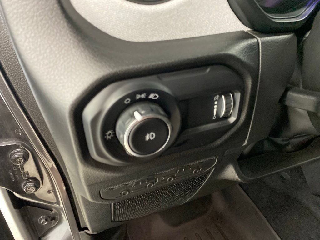Used 2025 Jeep Wrangler Sport AWD/4WD image 29