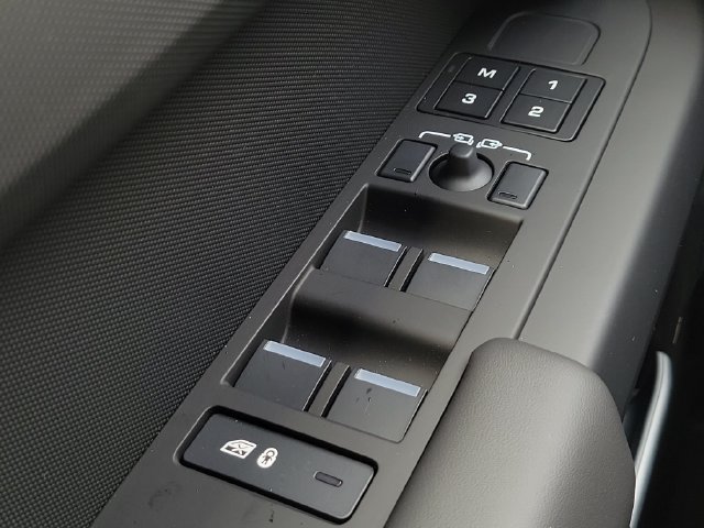 New 2026 Land Rover Defender 110 X-Dynamic SE AWD/4WD image 21