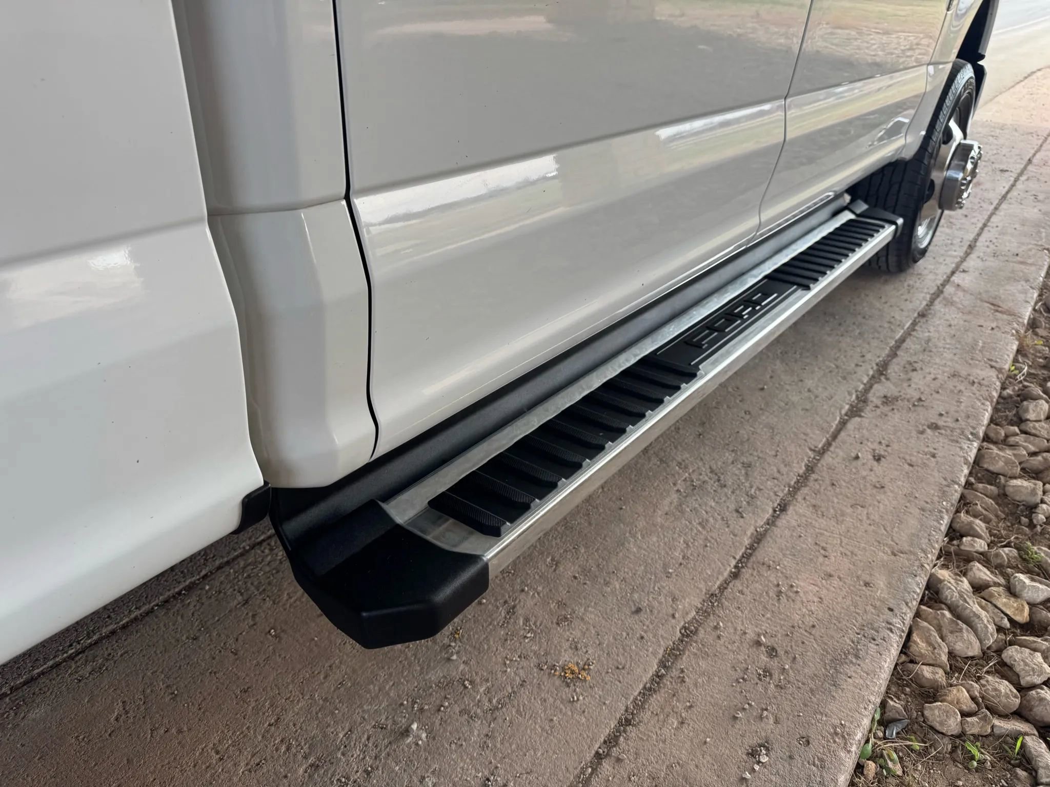 Used 2022 Ford F350 XLT w/ XLT Premium Package image 23