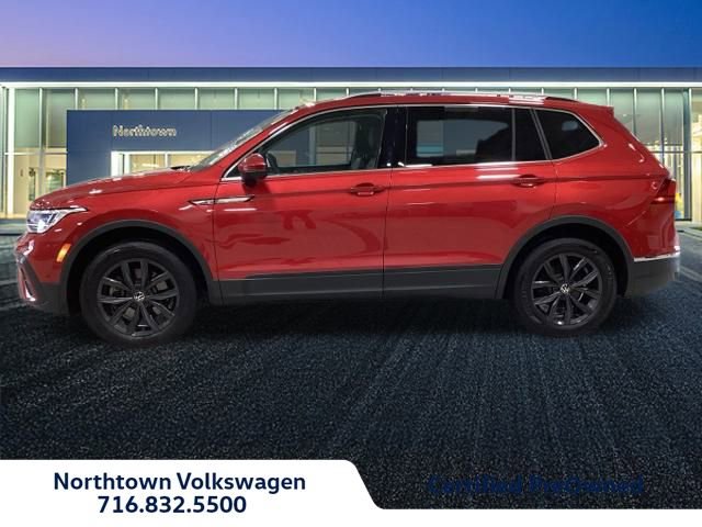 Certified 2024 Volkswagen Tiguan SE image 2