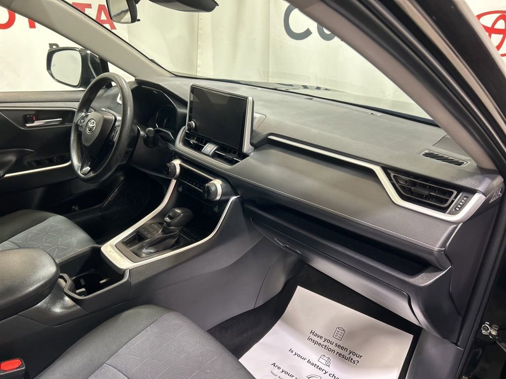 Used 2025 Toyota RAV4 XLE image 11