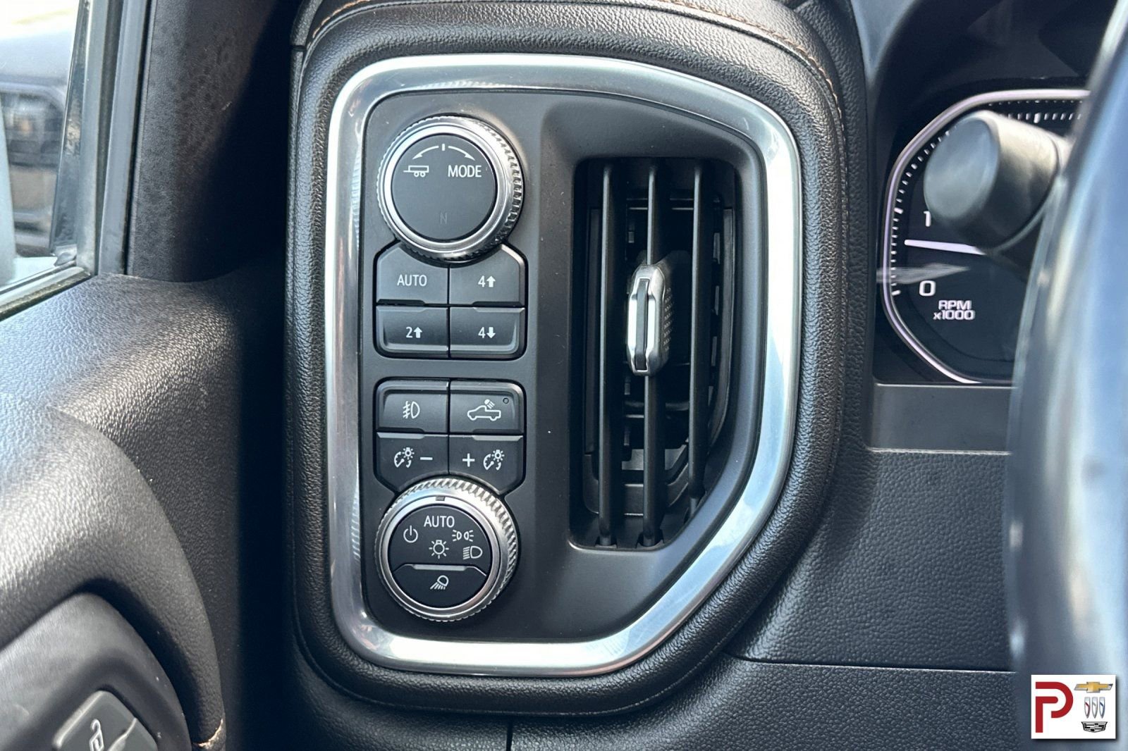 Certified 2021 GMC Sierra 3500 AT4 w/ Gooseneck/5TH Wheel Package image 32