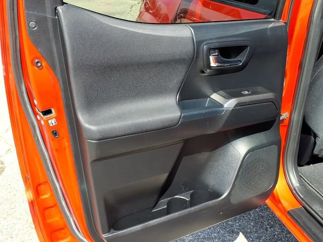 Used 2017 Toyota Tacoma SR5 AWD/4WD image 17