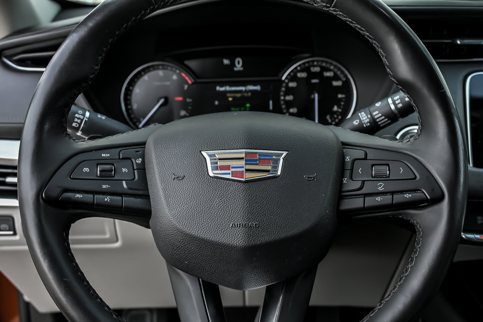 Used 2019 Cadillac XT4 Luxury w/ Cold Weather Package FWD image 28