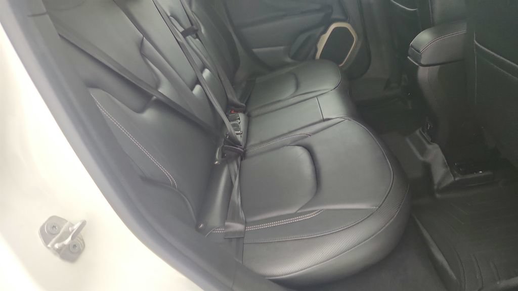 Used 2016 Jeep Renegade Limited AWD/4WD image 32