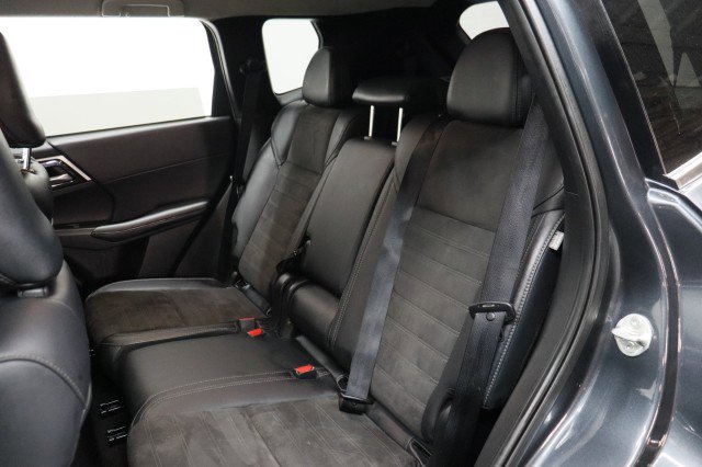 Used 2025 Mitsubishi Outlander SE FWD image 28