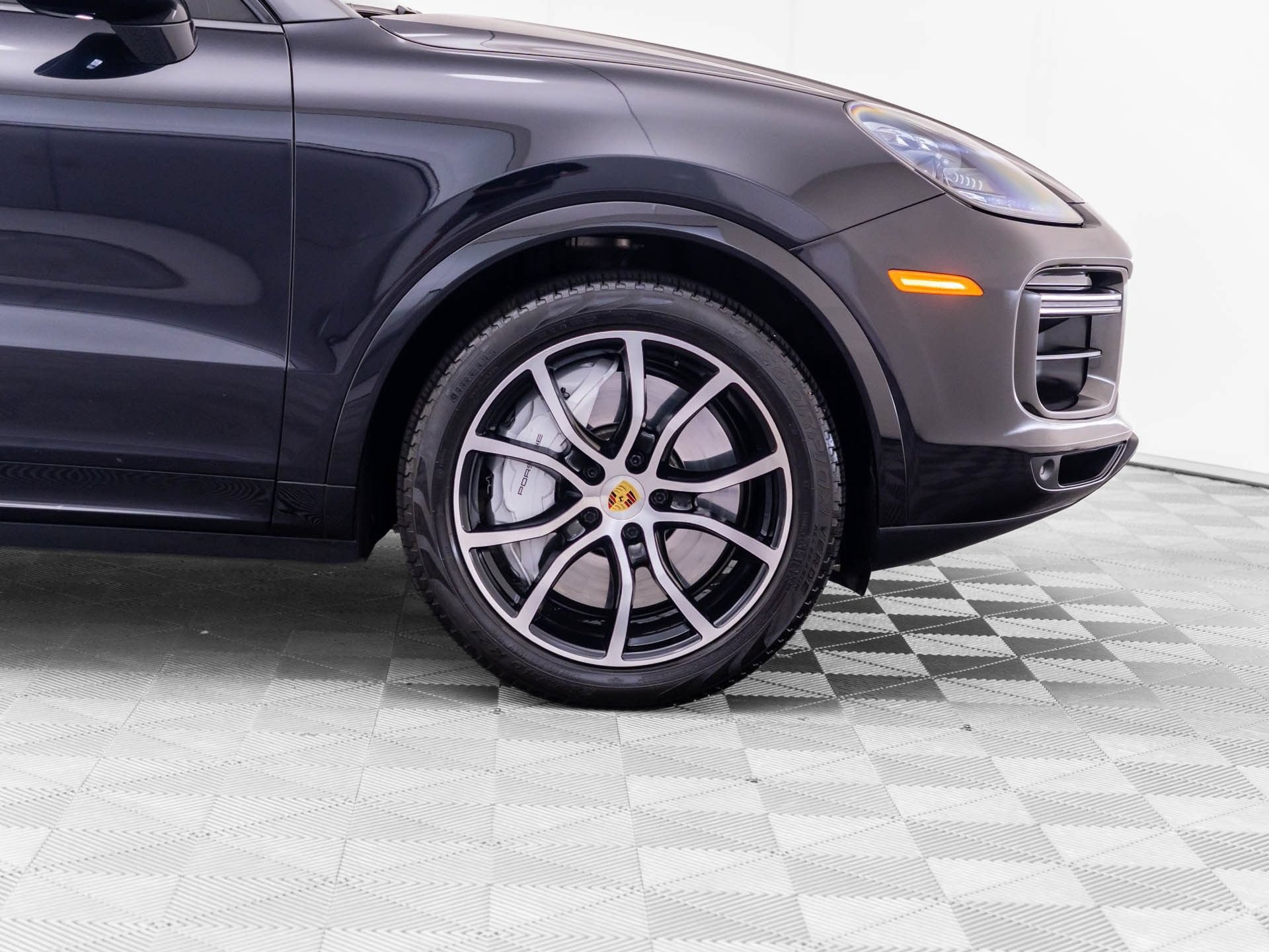 Certified 2019 Porsche Cayenne Turbo AWD/4WD image 36
