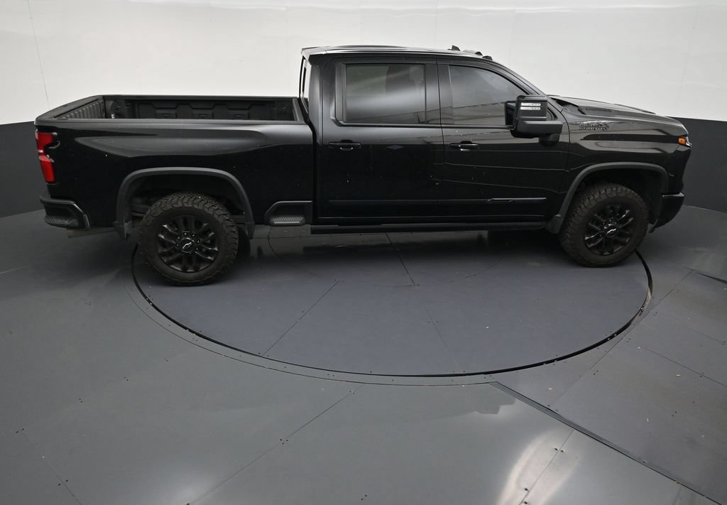 Used 2025 Chevrolet Silverado 2500 High Country w/ High Country Premium Package AWD/4WD image 17