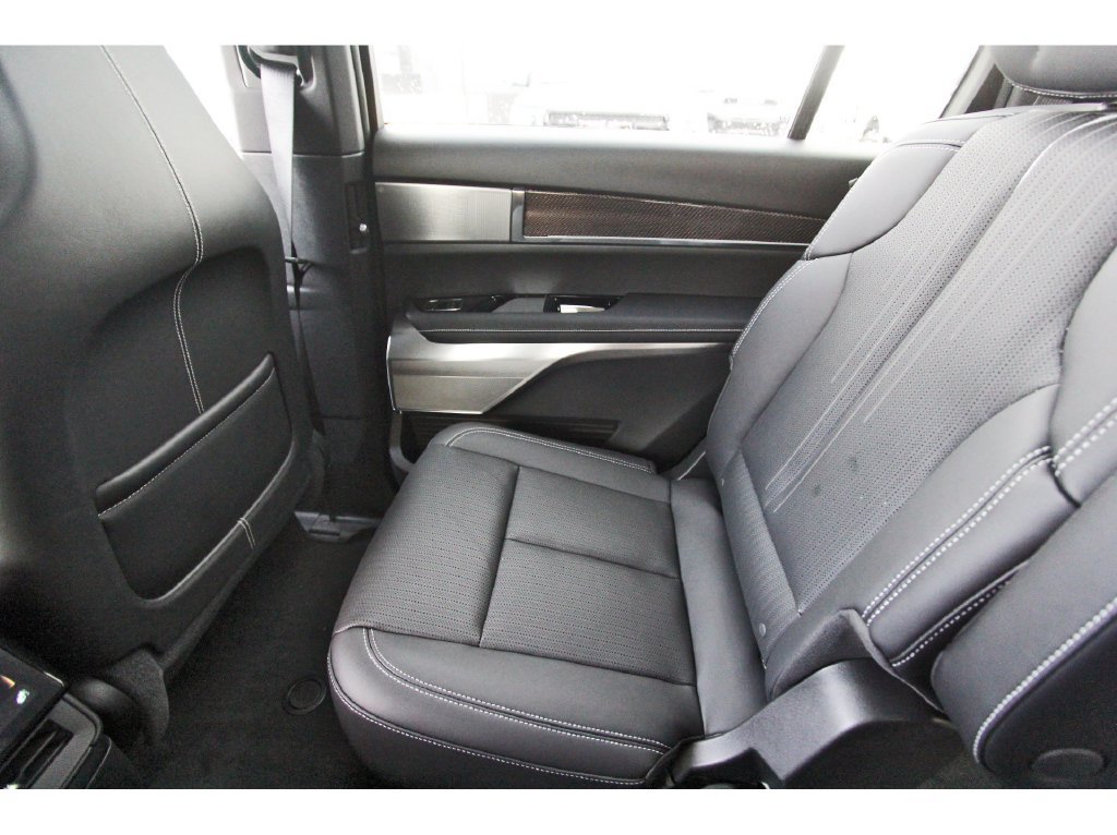 New 2027 Cadillac Vistiq Luxury AWD/4WD image 12
