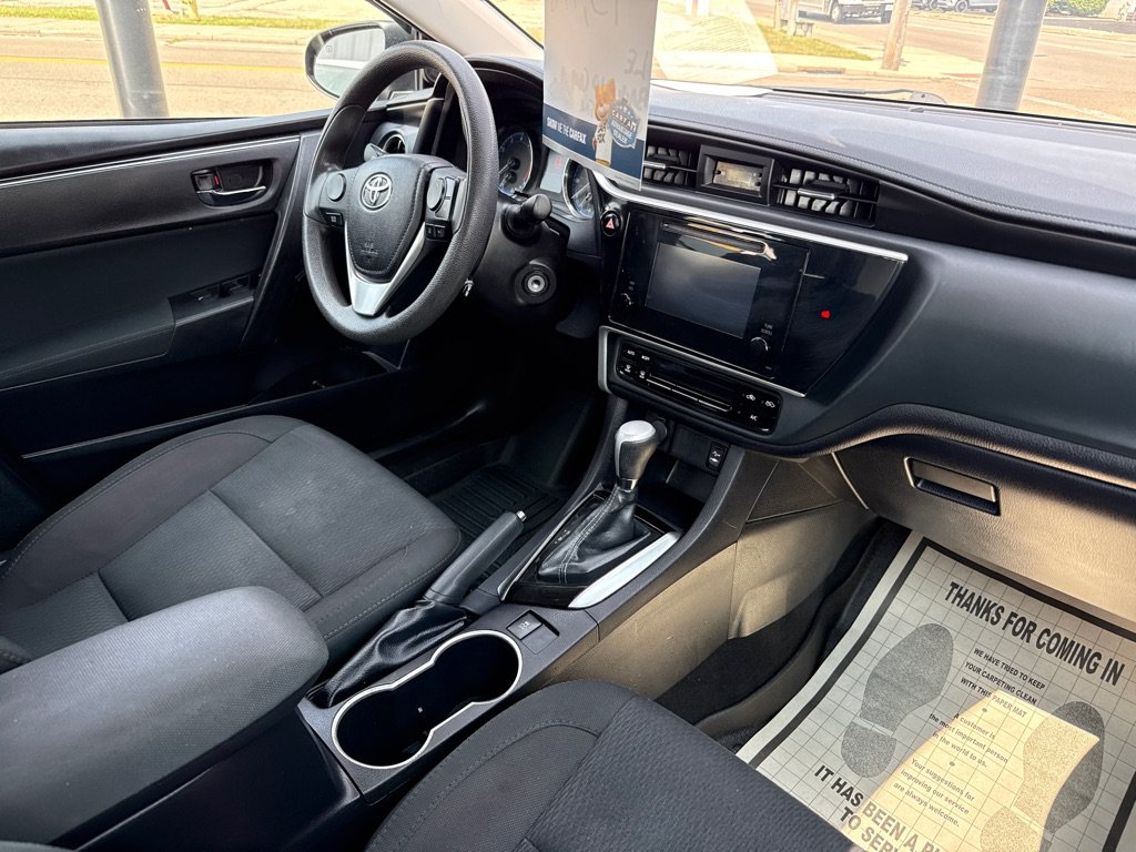 Used 2019 Toyota Corolla LE FWD image 13