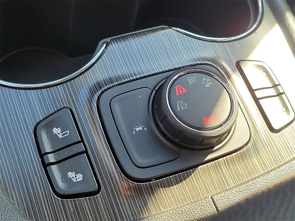 Used 2023 GMC Acadia SLT image 15