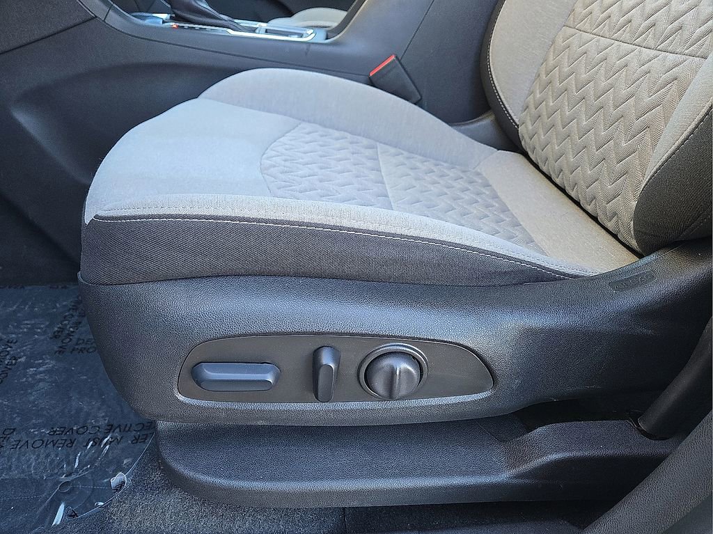 Used 2023 Chevrolet Equinox LT image 23