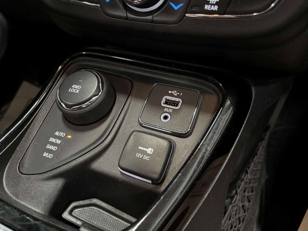 Used 2019 Jeep Compass Limited image 27