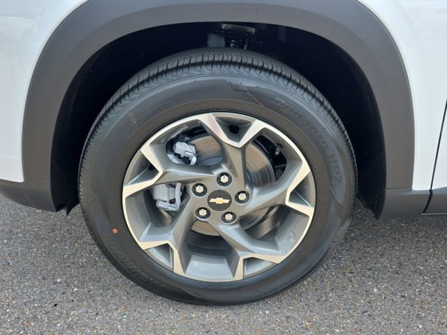 New 2026 Chevrolet Trax LT w/ LT Convenience Package FWD image 9