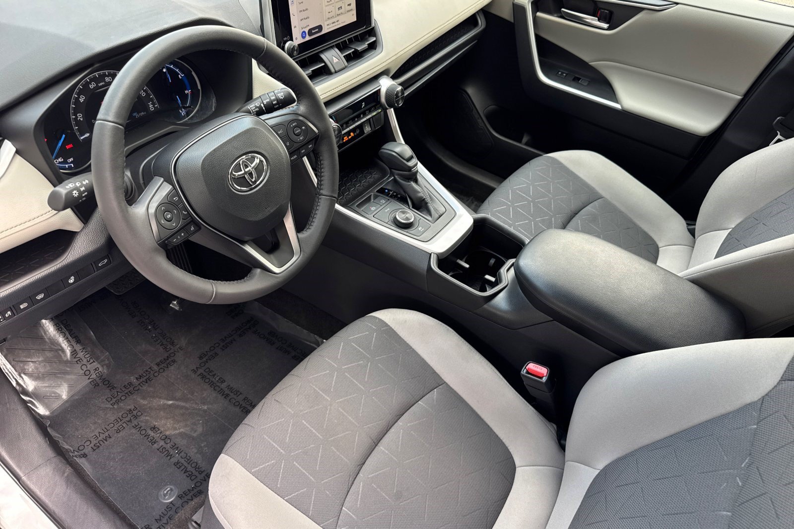 Used 2023 Toyota RAV4 XLE w/ Convenience Package AWD/4WD image 4