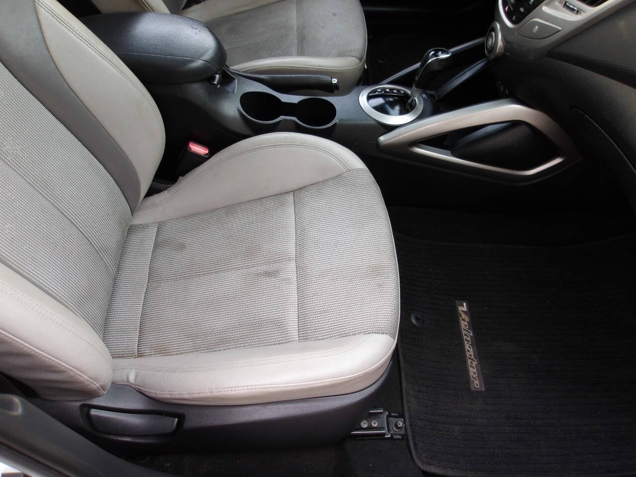 Used 2013 Hyundai Veloster w/ Tech Pkg FWD image 19