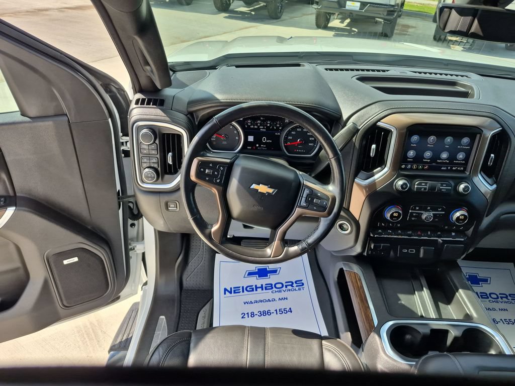 Used 2019 Chevrolet Silverado 1500 High Country w/ Technology Package AWD/4WD image 13