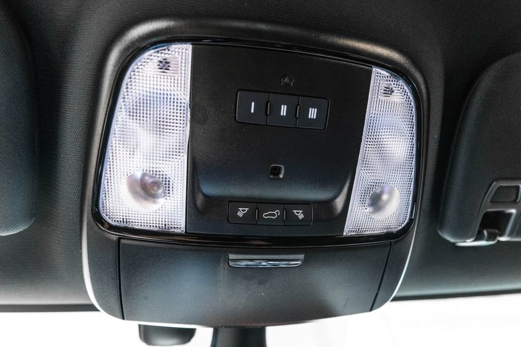 Used 2021 Dodge Durango SRT Hellcat w/ Technology Group AWD/4WD image 31
